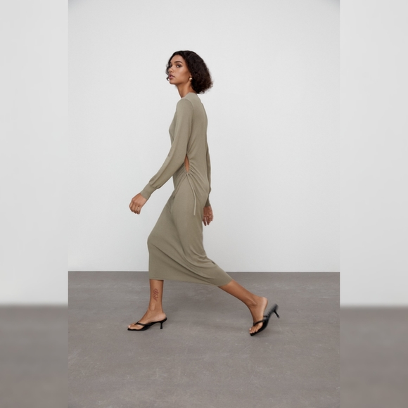 Zara Dresses & Skirts - Zara Knit Dress with side openings